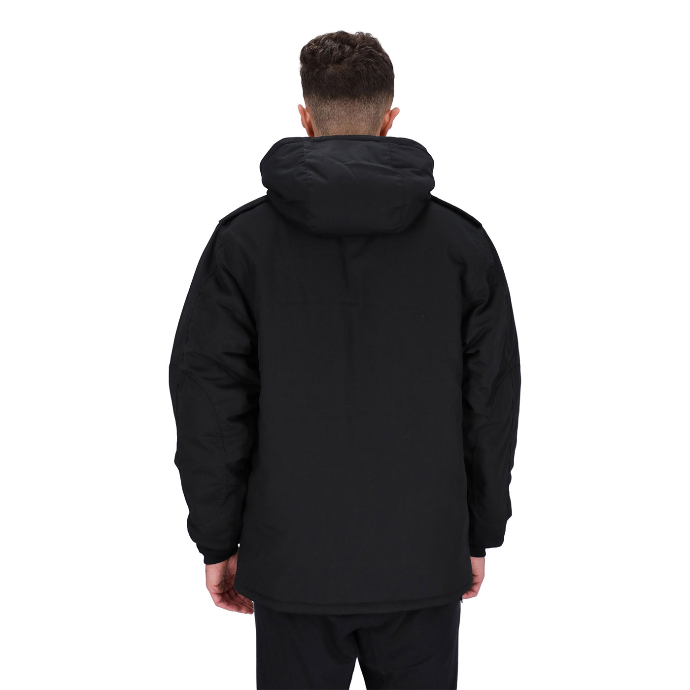 close-on-model_0015_9fz8tomY