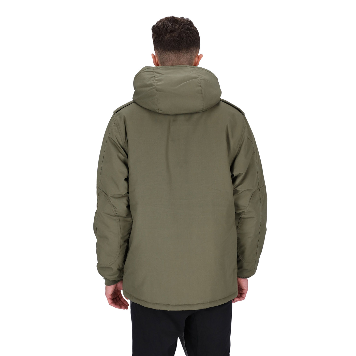 close-on-model_0020_gBemywxo